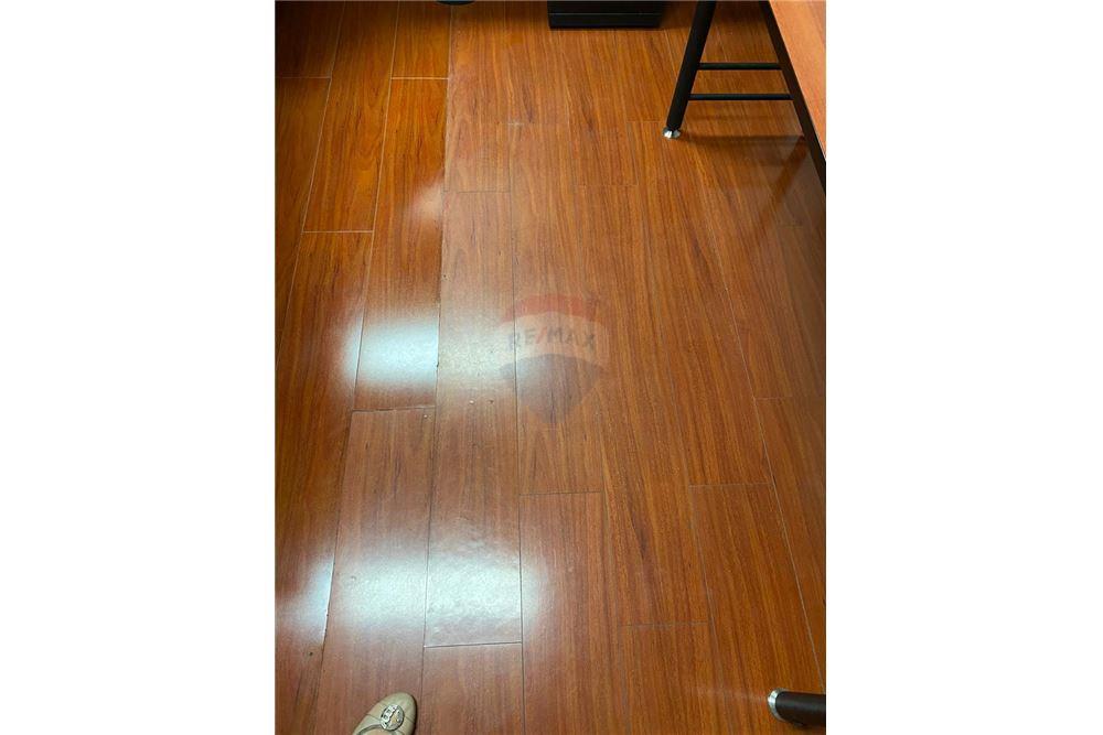 Office for Sale in SANTA BARBARA Distrito Capital 110111